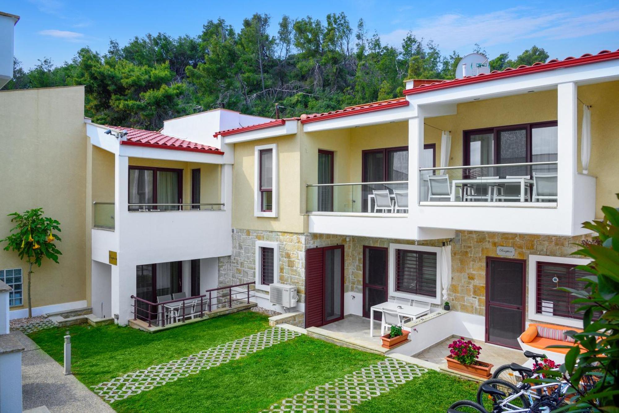 Elpiniki Luxury Apartments Néa Poteídaia Eksteriør bilde