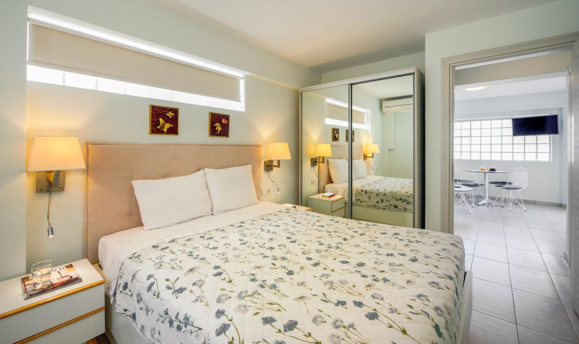 Elpiniki Luxury Apartments Néa Poteídaia Eksteriør bilde